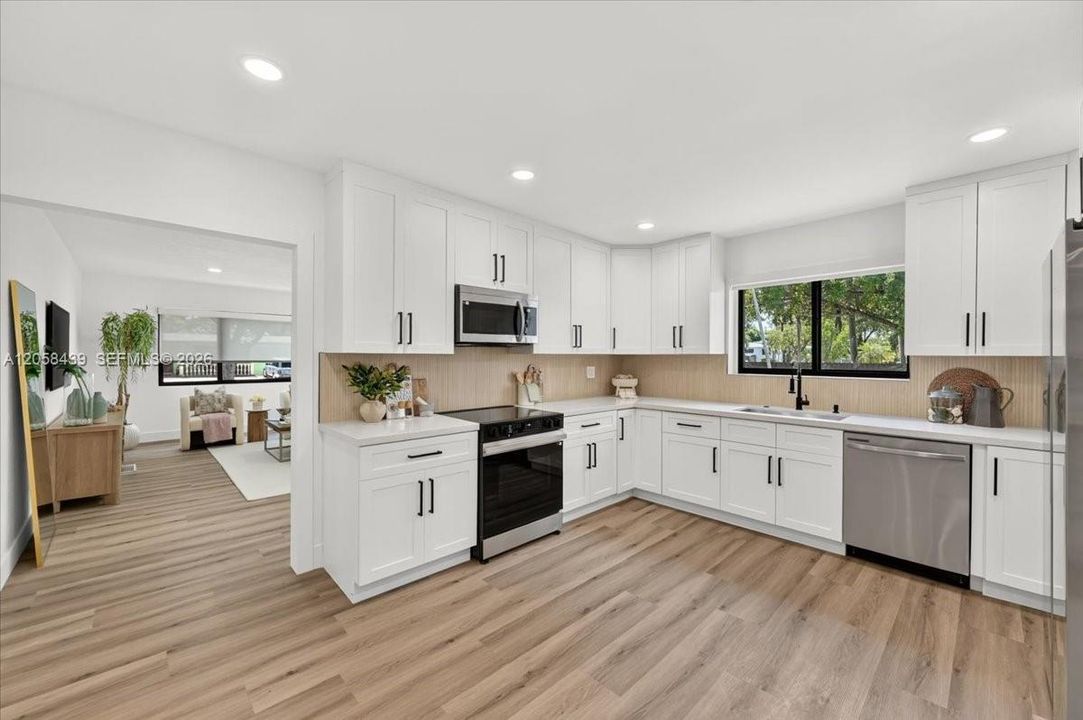En Venta: $925,000 (4 camas, 3 baños, 2601 Pies cuadrados)