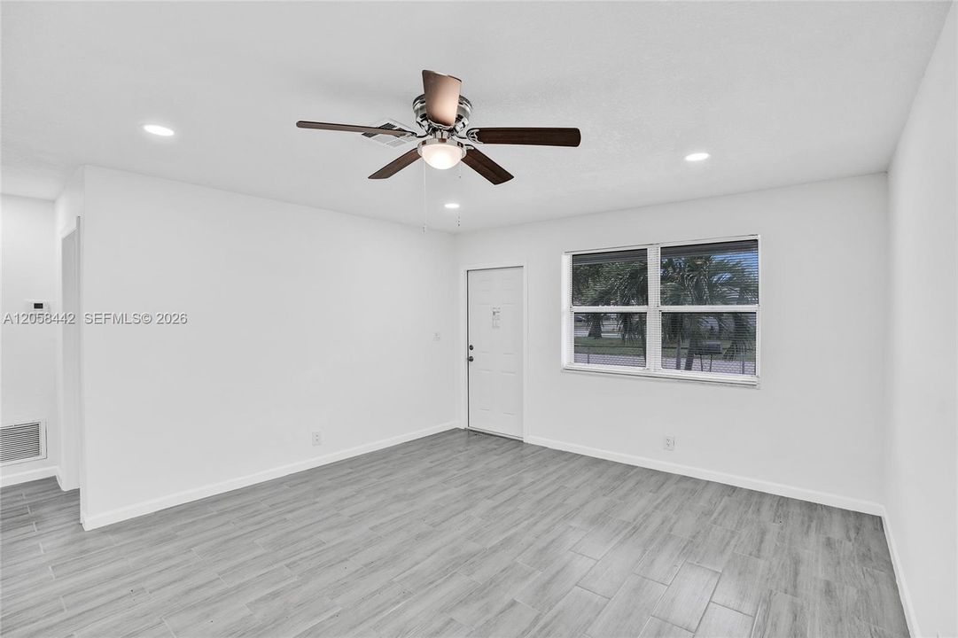 В аренду: $2,850 (3 спален, 1 ванн, 1080 Квадратных фут)