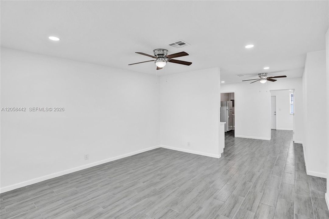 В аренду: $2,850 (3 спален, 1 ванн, 1080 Квадратных фут)