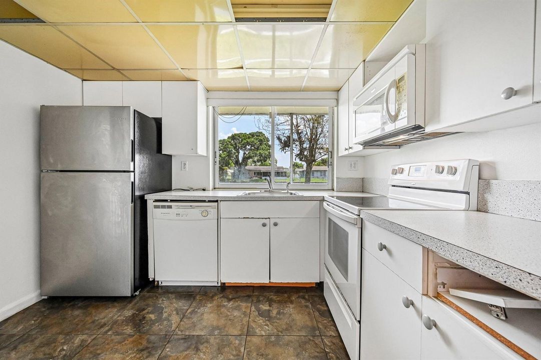 15-web-or-mls-Lime Bay Blvd 103-S2107-01
