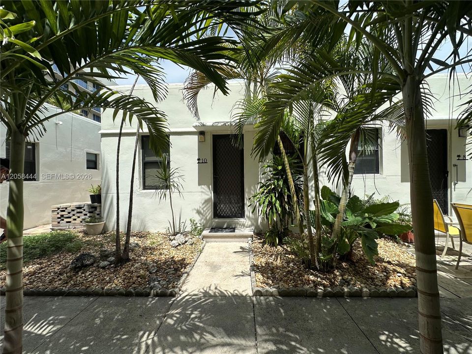 For Sale: $419,750 (1 beds, 1 baths, 504 Square Feet)