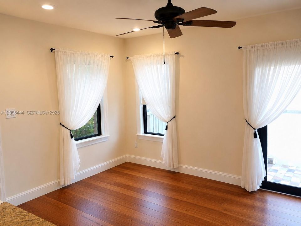 For Sale: $419,750 (1 beds, 1 baths, 504 Square Feet)
