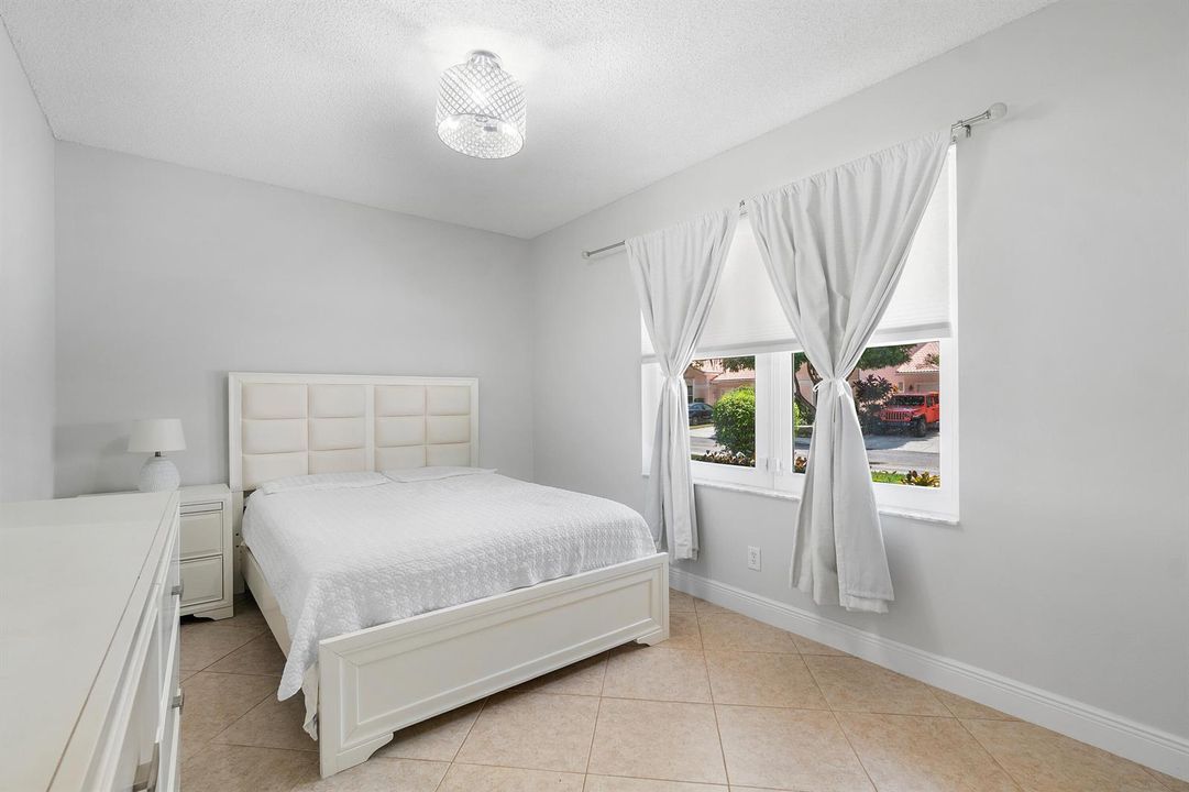 2473 S Coral Trace Cir