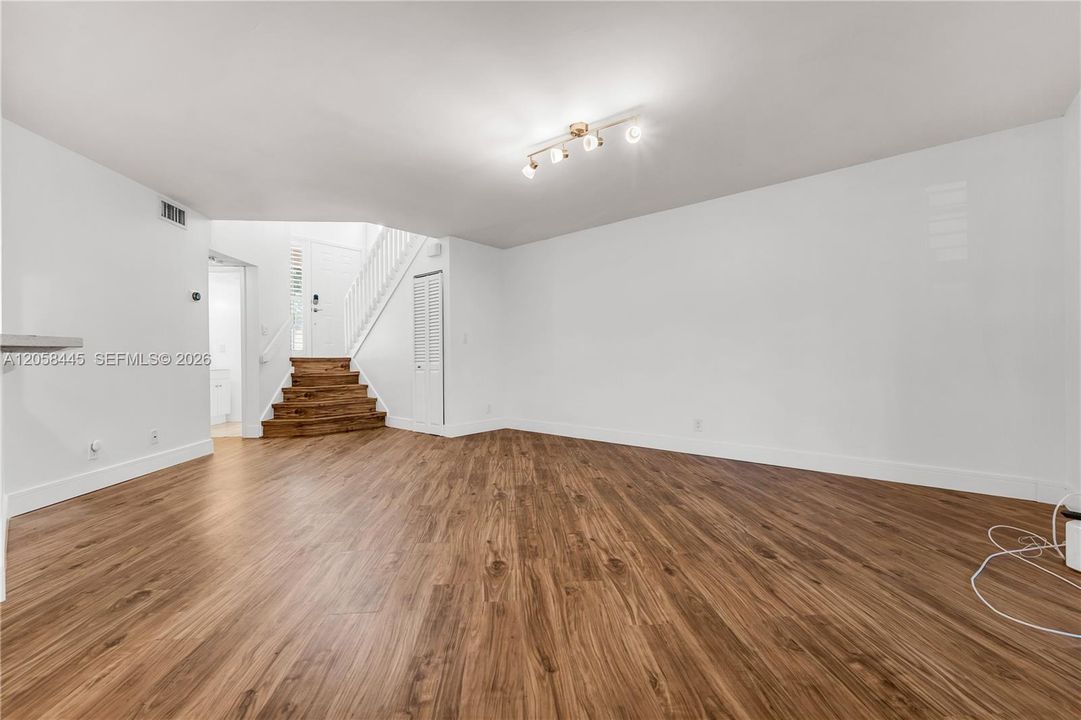 En Venta: $390,000 (2 camas, 2 baños, 1189 Pies cuadrados)