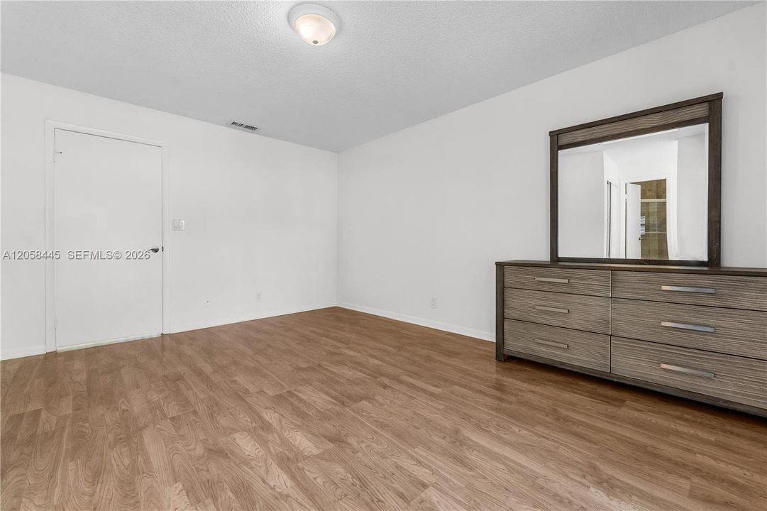 En Venta: $390,000 (2 camas, 2 baños, 1189 Pies cuadrados)