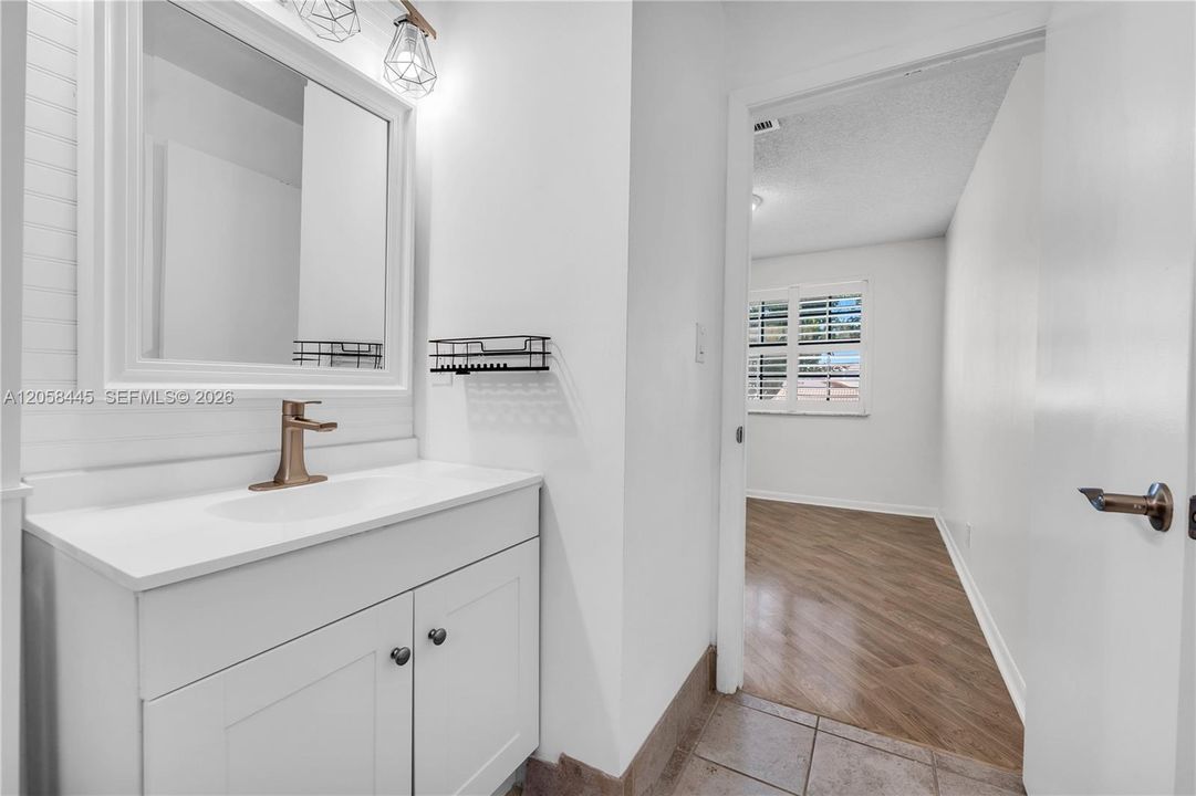 En Venta: $390,000 (2 camas, 2 baños, 1189 Pies cuadrados)