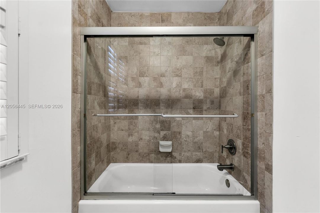 En Venta: $390,000 (2 camas, 2 baños, 1189 Pies cuadrados)