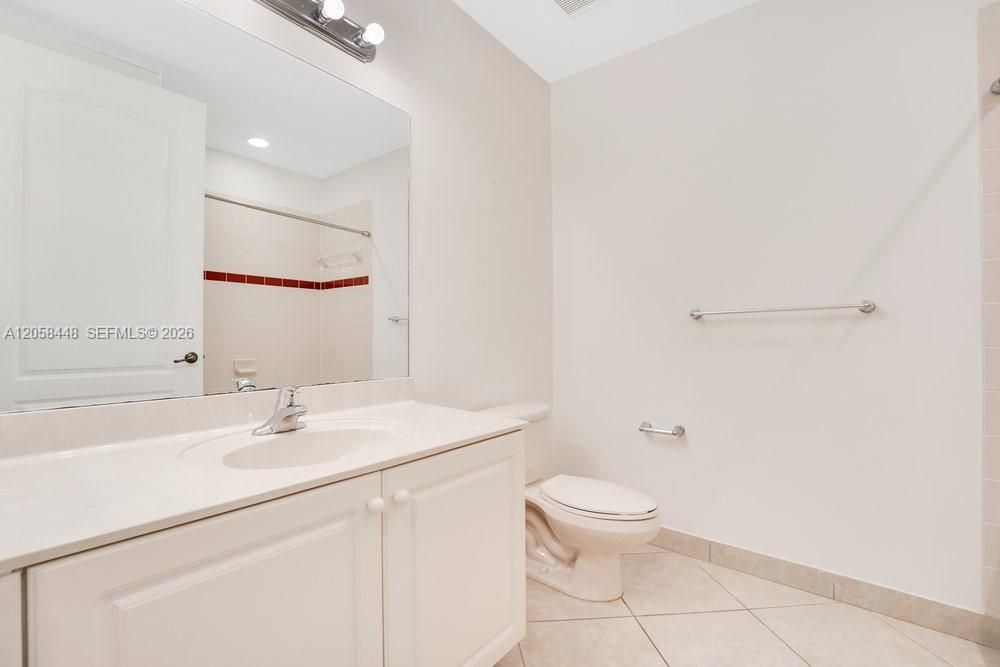 В аренду: $2,750 (2 спален, 2 ванн, 1040 Квадратных фут)