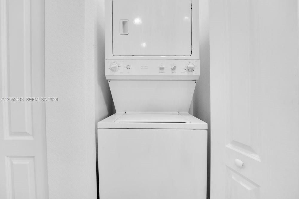 В аренду: $2,750 (2 спален, 2 ванн, 1040 Квадратных фут)