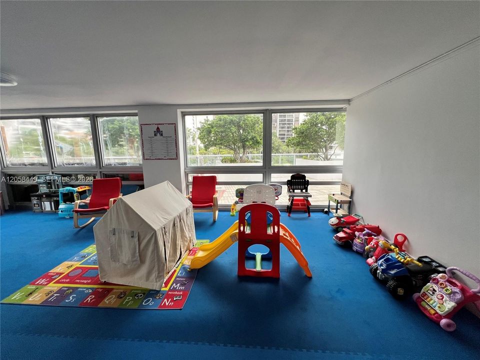 Activo con contrato: $997,000 (2 camas, 2 baños, 1640 Pies cuadrados)