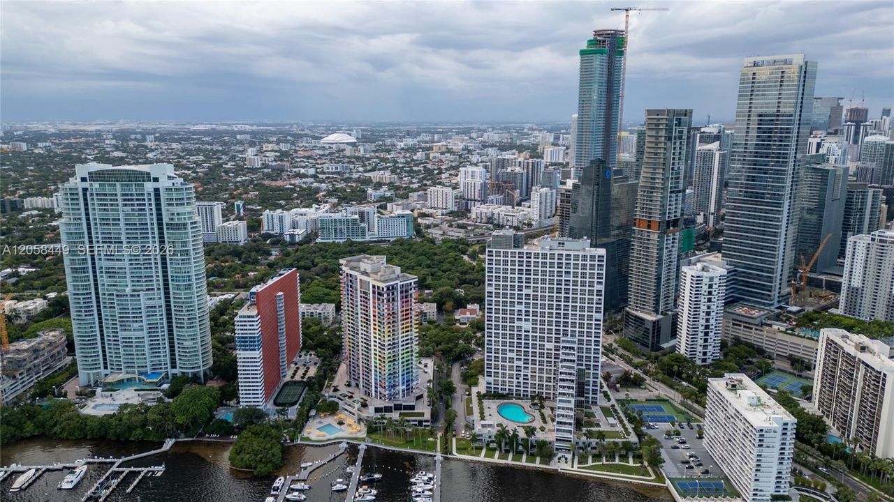Activo con contrato: $997,000 (2 camas, 2 baños, 1640 Pies cuadrados)