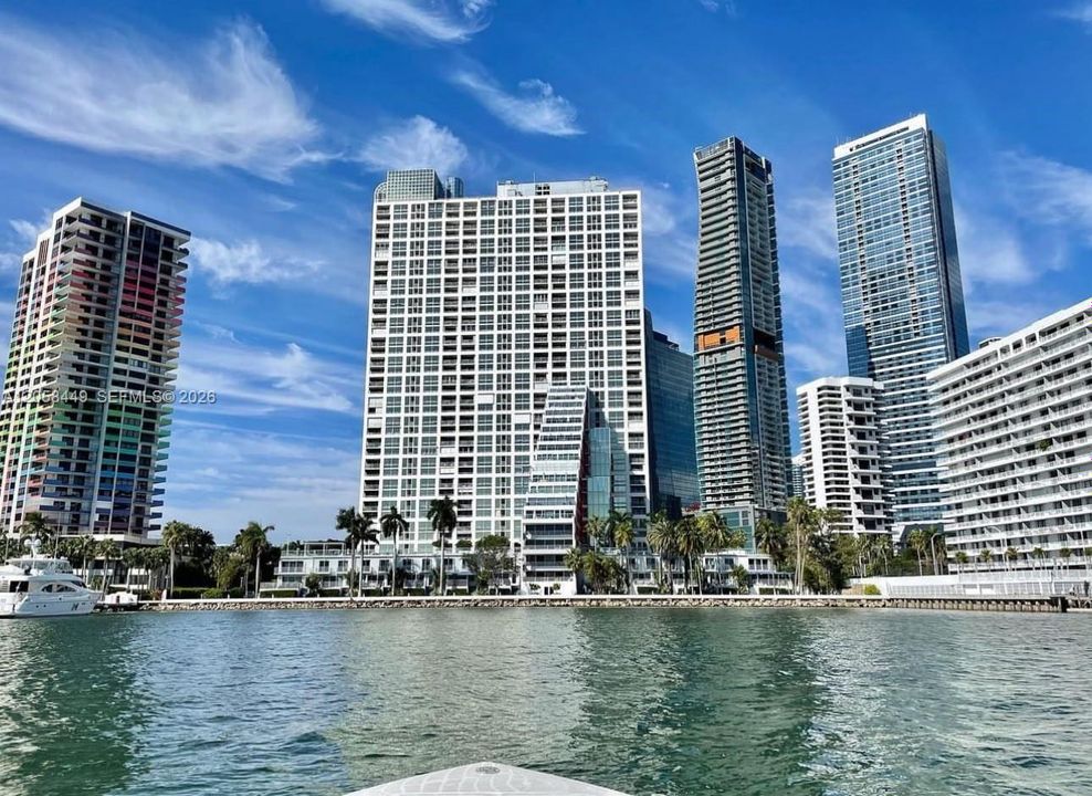 Activo con contrato: $997,000 (2 camas, 2 baños, 1640 Pies cuadrados)