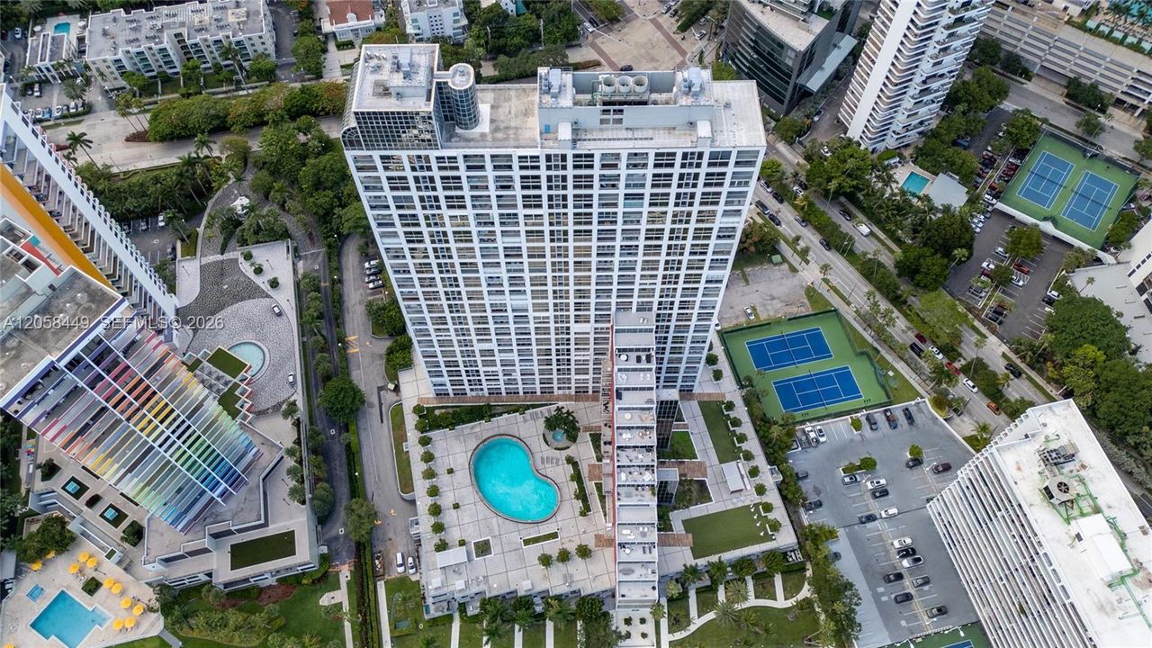 Activo con contrato: $997,000 (2 camas, 2 baños, 1640 Pies cuadrados)