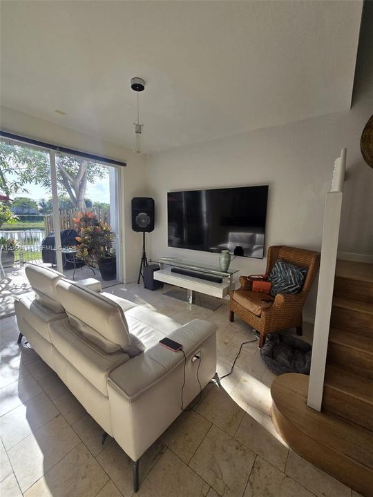 For Sale: $679,900 (3 beds, 2 baths, 1531 Square Feet)