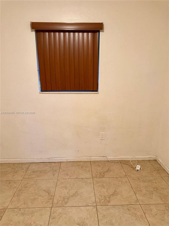 На продажу: $550,000 (3 спален, 1 ванн, 1041 Квадратных фут)