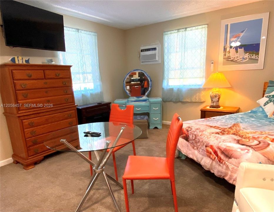 For Rent: $1,250 (1 beds, 1 baths, 0 Square Feet)