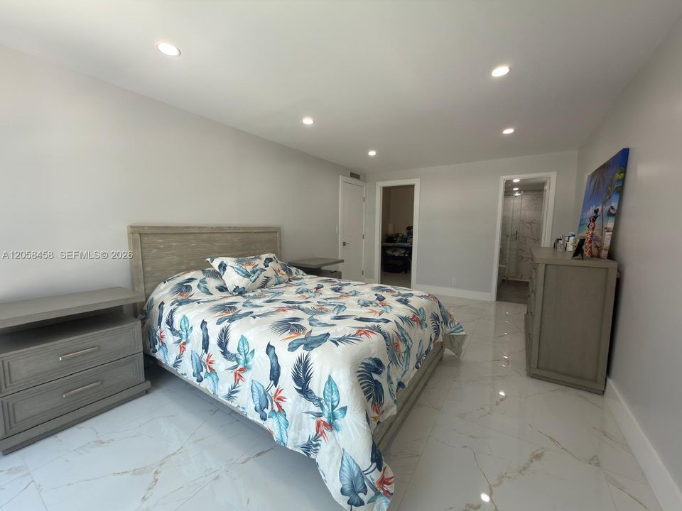 В аренду: $4,500 (2 спален, 2 ванн, 1100 Квадратных фут)