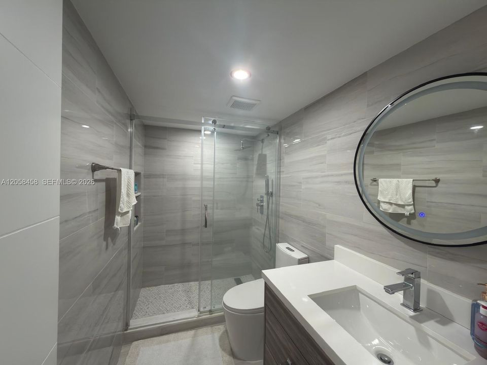 В аренду: $4,500 (2 спален, 2 ванн, 1100 Квадратных фут)