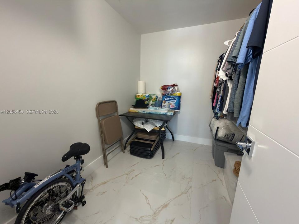 В аренду: $4,500 (2 спален, 2 ванн, 1100 Квадратных фут)