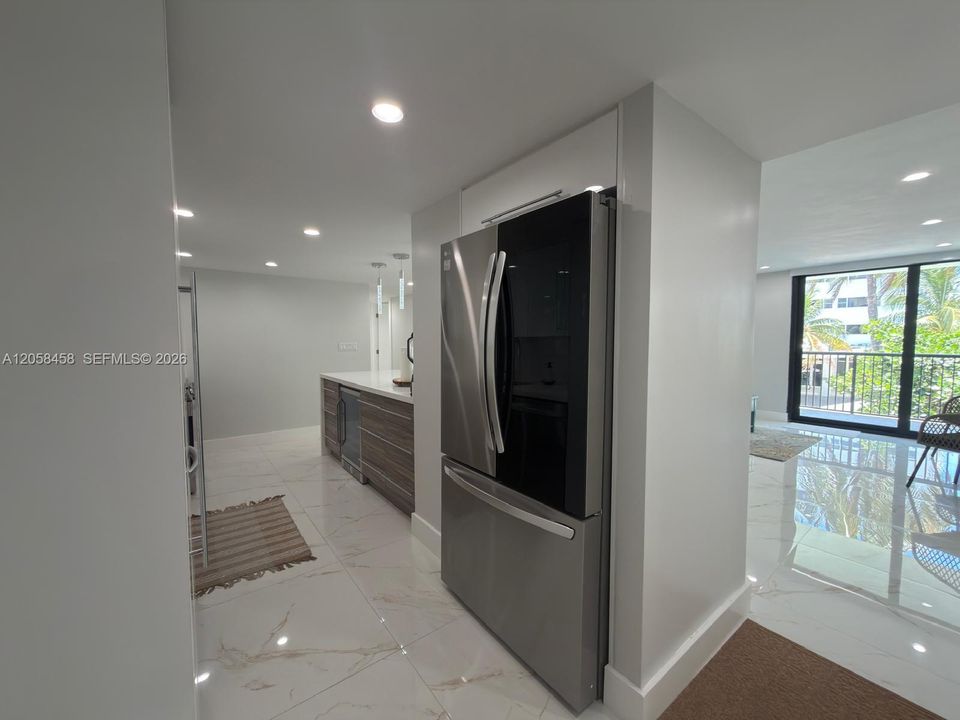 В аренду: $4,500 (2 спален, 2 ванн, 1100 Квадратных фут)