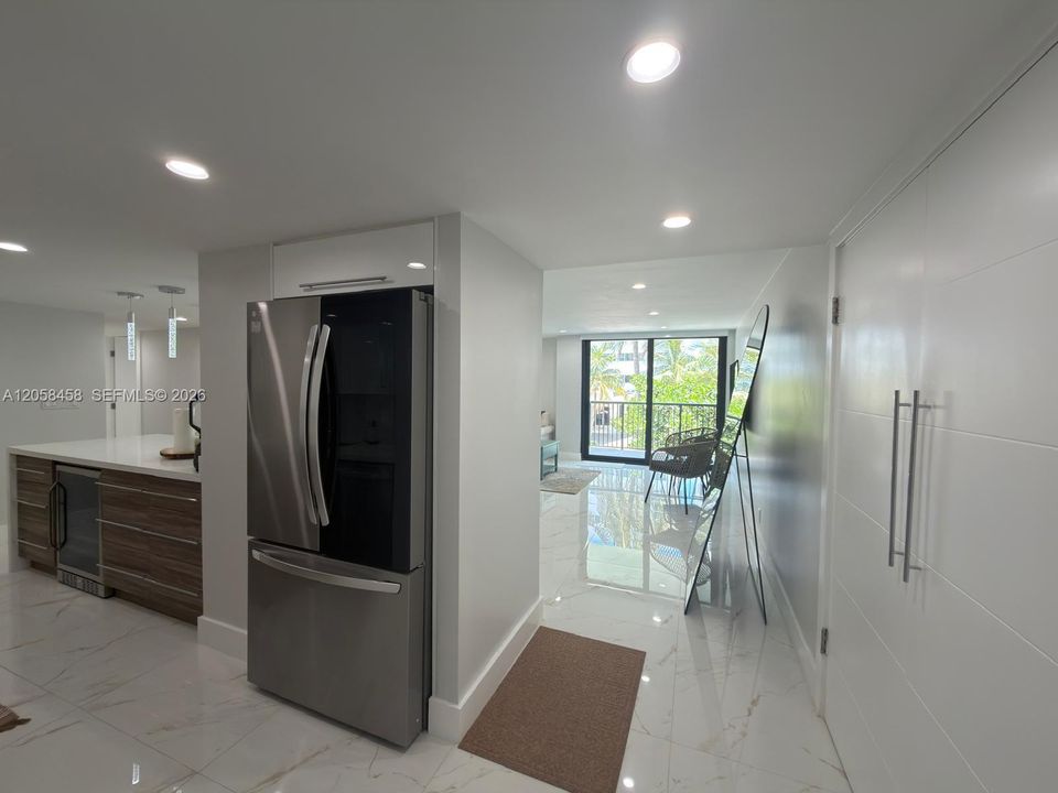 В аренду: $4,500 (2 спален, 2 ванн, 1100 Квадратных фут)