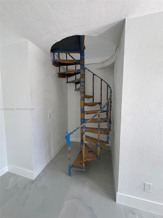 В аренду: $2,600 (2 спален, 1 ванн, 1022 Квадратных фут)