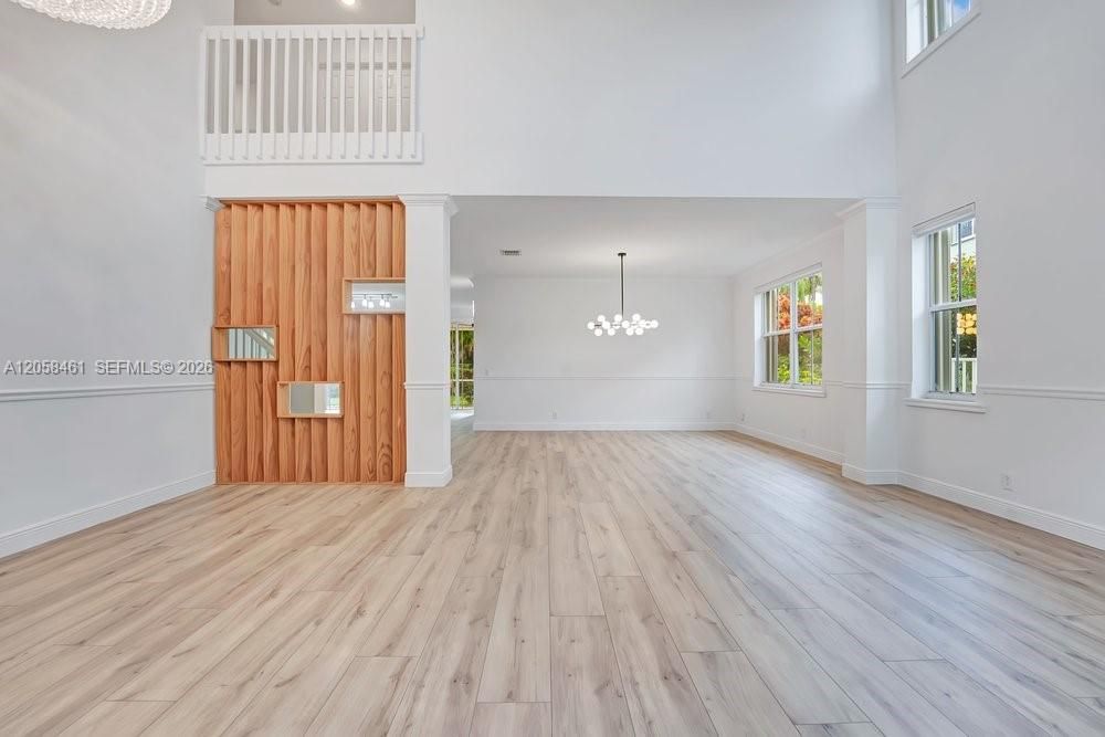 В аренду: $8,000 (6 спален, 4 ванн, 3894 Квадратных фут)