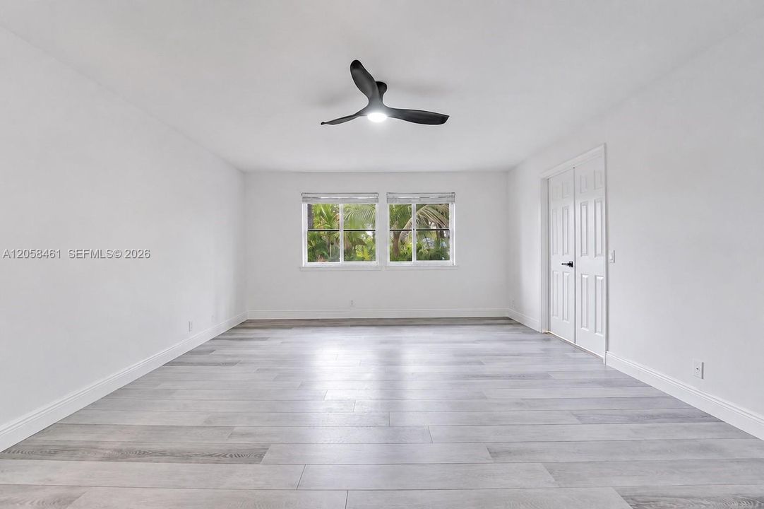 В аренду: $8,000 (6 спален, 4 ванн, 3894 Квадратных фут)