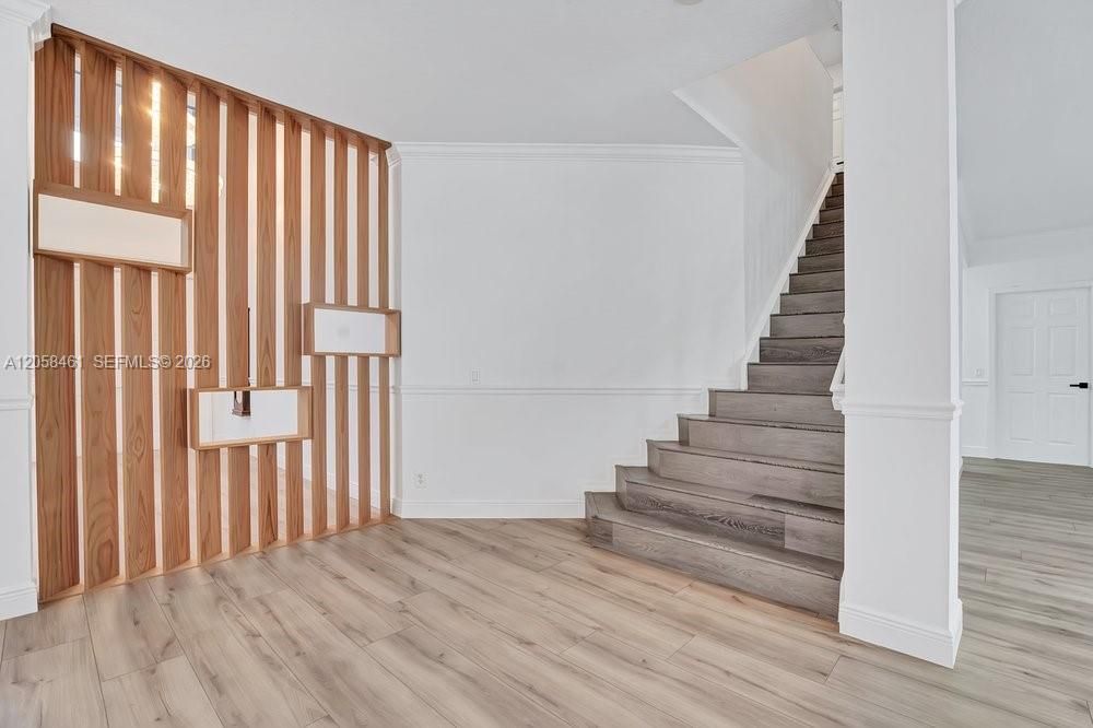 В аренду: $8,000 (6 спален, 4 ванн, 3894 Квадратных фут)
