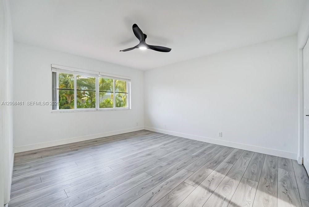 В аренду: $8,000 (6 спален, 4 ванн, 3894 Квадратных фут)
