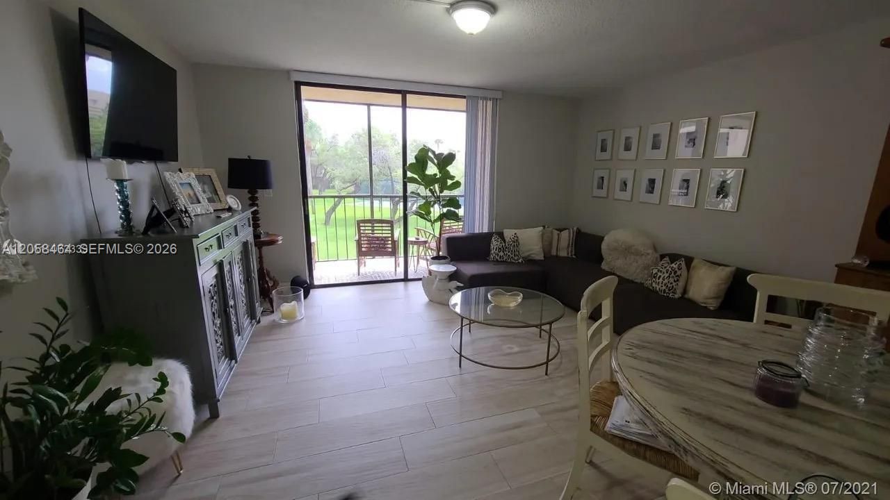 En Renta: $2,500 (2 camas, 2 baños, 965 Pies cuadrados)