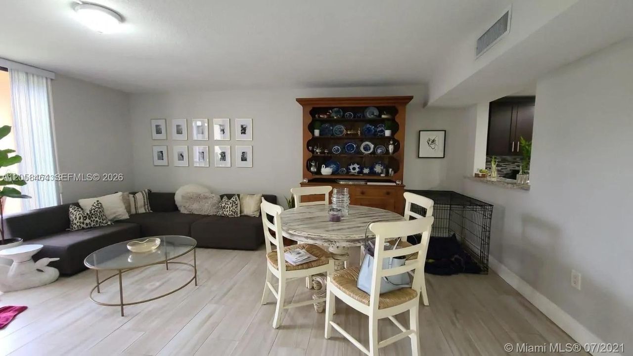En Renta: $2,500 (2 camas, 2 baños, 965 Pies cuadrados)