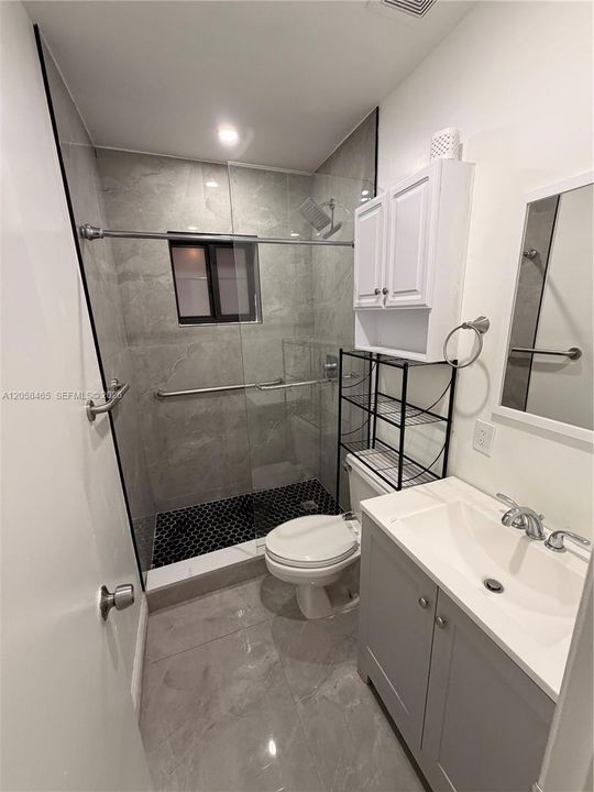 For Rent: $2,350 (2 beds, 1 baths, 3424 Square Feet)
