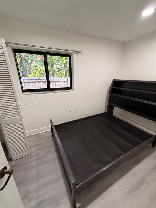 For Rent: $2,350 (2 beds, 1 baths, 3424 Square Feet)