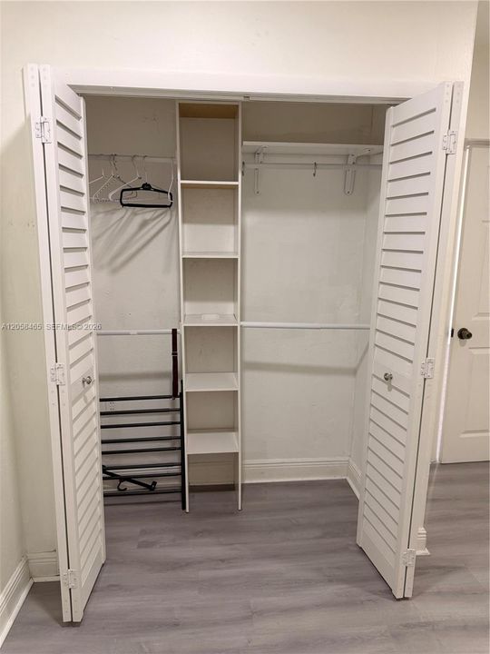 For Rent: $2,350 (2 beds, 1 baths, 3424 Square Feet)