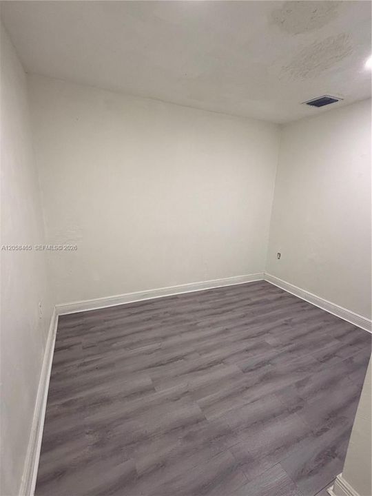 For Rent: $2,350 (2 beds, 1 baths, 3424 Square Feet)