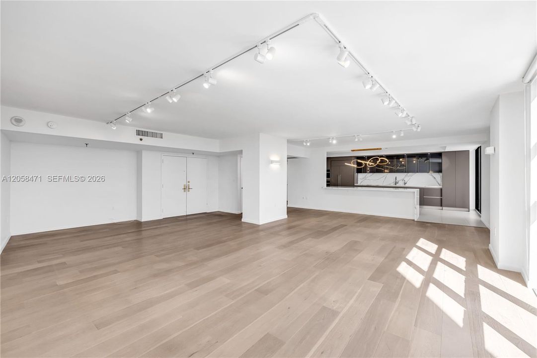 En Renta: $12,000 (3 camas, 3 baños, 2388 Pies cuadrados)