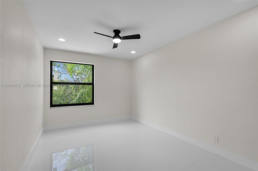 На продажу: $750,000 (4 спален, 2 ванн, 2347 Квадратных фут)