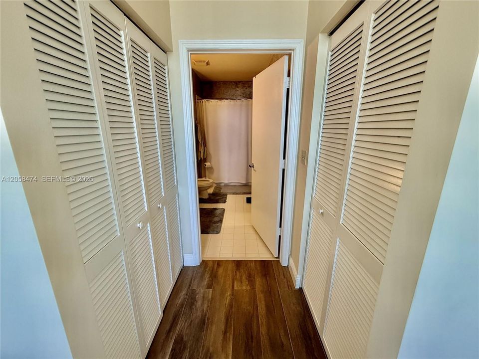 На продажу: $649,900 (2 спален, 2 ванн, 1100 Квадратных фут)