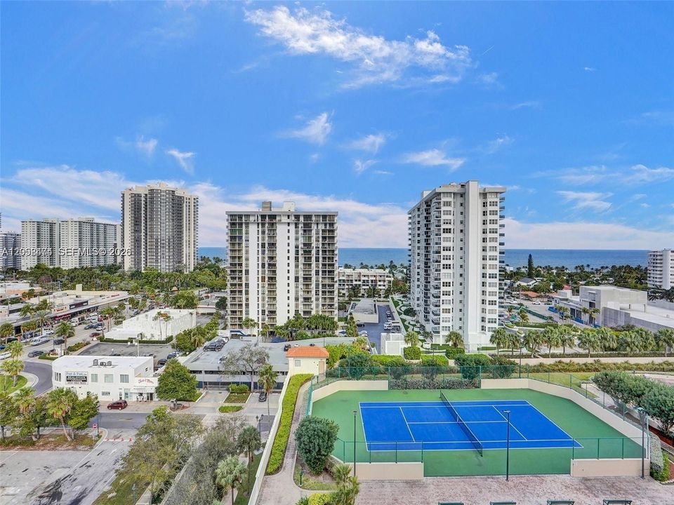 На продажу: $649,900 (2 спален, 2 ванн, 1100 Квадратных фут)