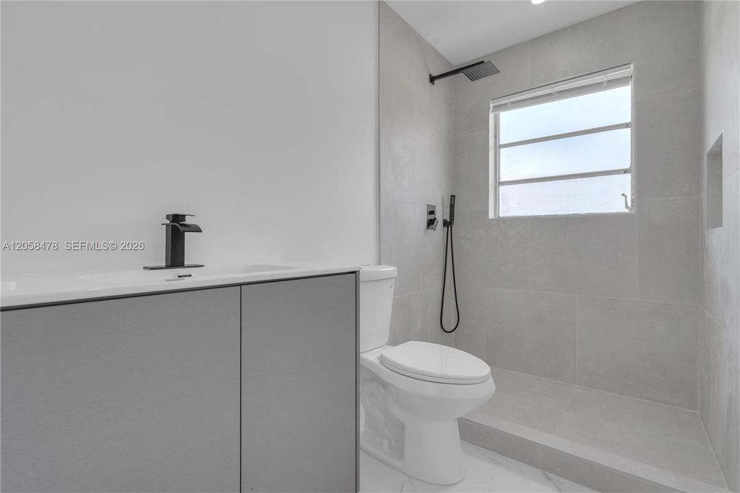 На продажу: $655,000 (4 спален, 3 ванн, 1558 Квадратных фут)