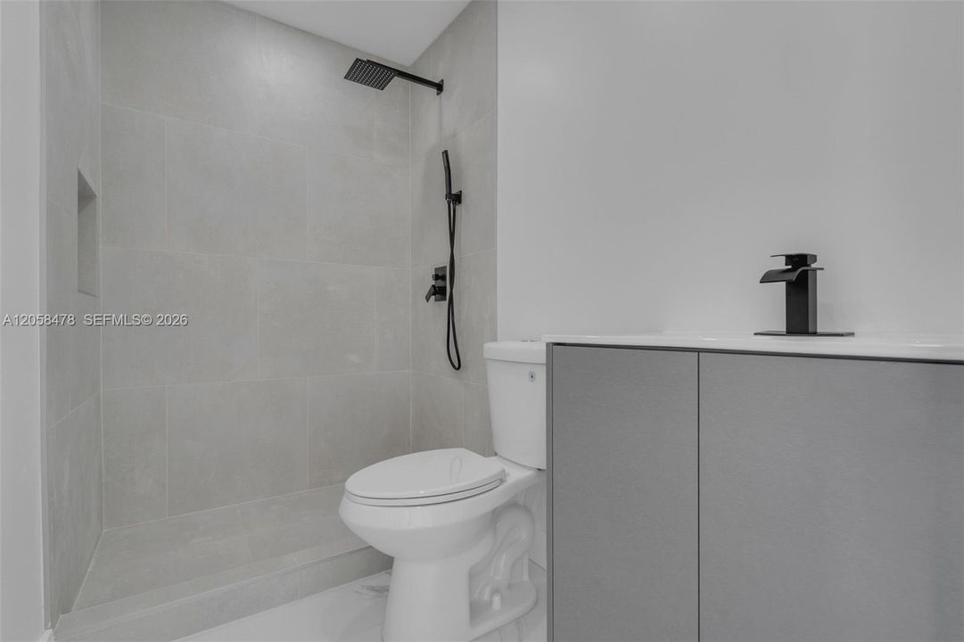 На продажу: $655,000 (4 спален, 3 ванн, 1558 Квадратных фут)