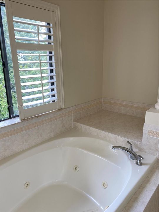 En Renta: $5,950 (5 camas, 4 baños, 3945 Pies cuadrados)