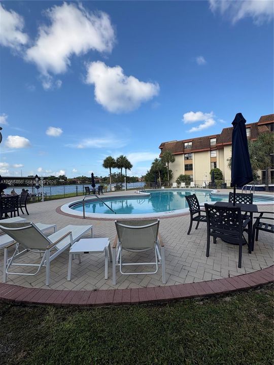 For Rent: $2,400 (2 beds, 2 baths, 1222 Square Feet)