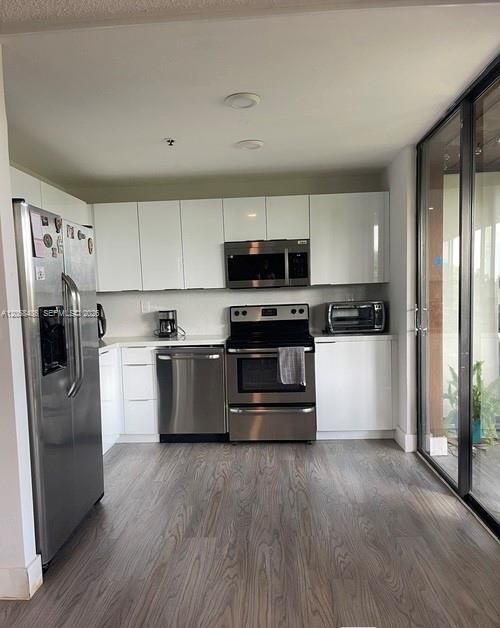 For Rent: $2,400 (2 beds, 2 baths, 1222 Square Feet)