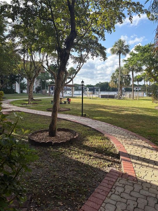 For Rent: $2,400 (2 beds, 2 baths, 1222 Square Feet)
