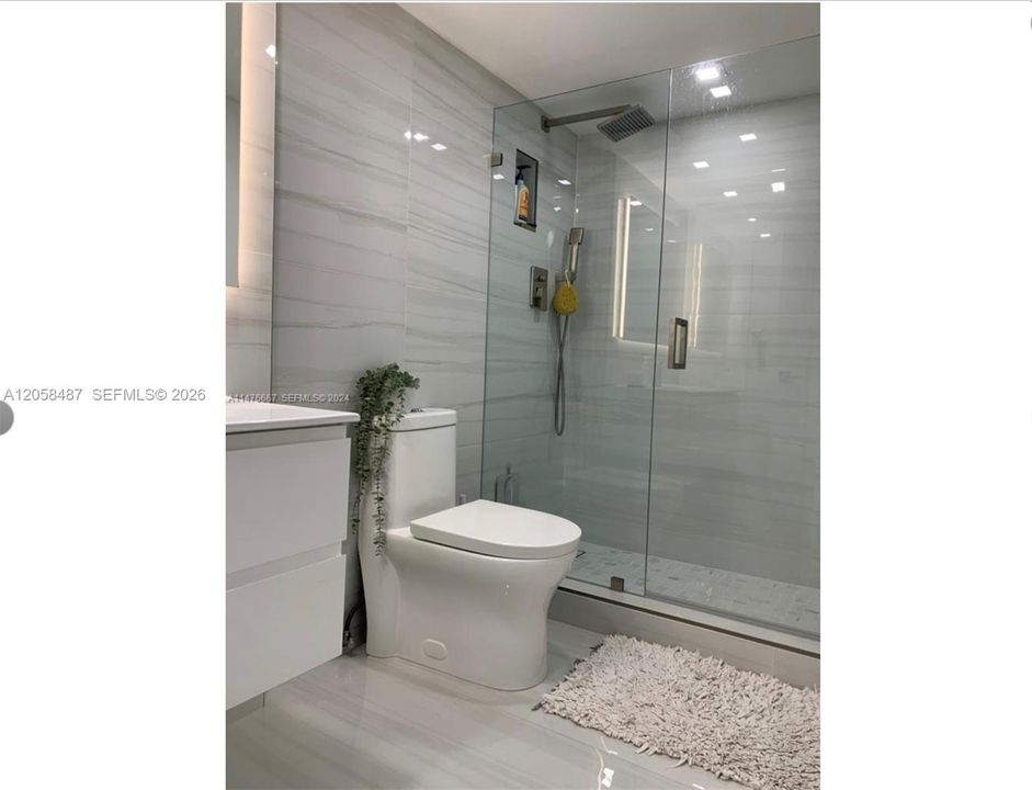 В аренду: $4,750 (2 спален, 2 ванн, 890 Квадратных фут)