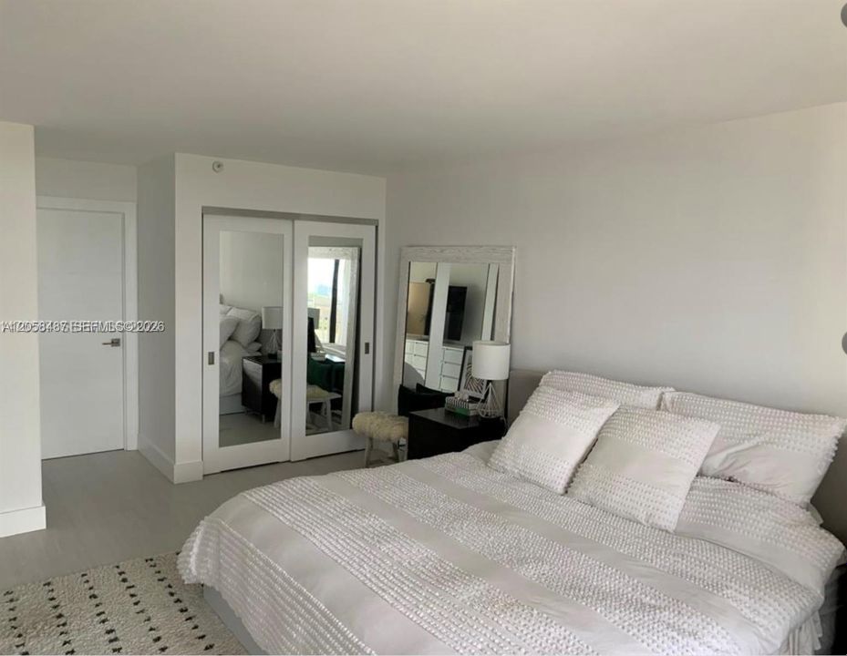 В аренду: $4,750 (2 спален, 2 ванн, 890 Квадратных фут)