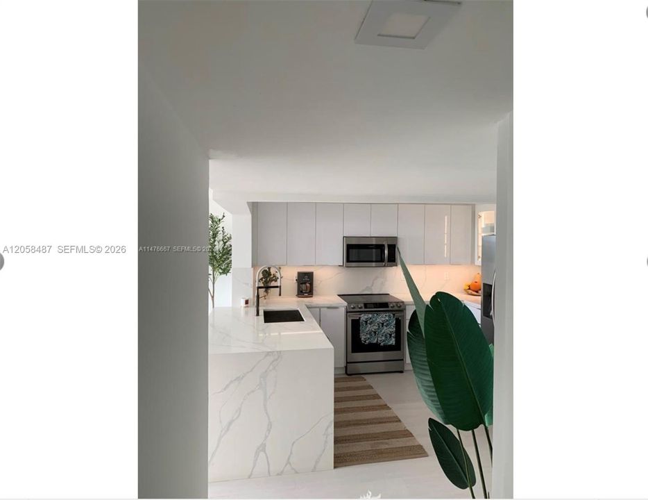 В аренду: $4,750 (2 спален, 2 ванн, 890 Квадратных фут)