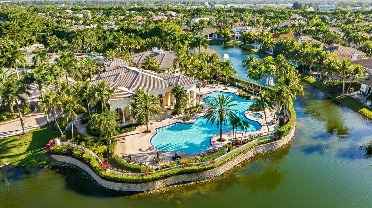 Hawks Landing pool